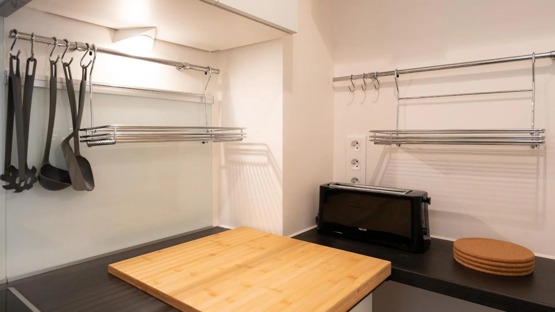 De Luxe Champs Elysees Neuf Apartment Paris
